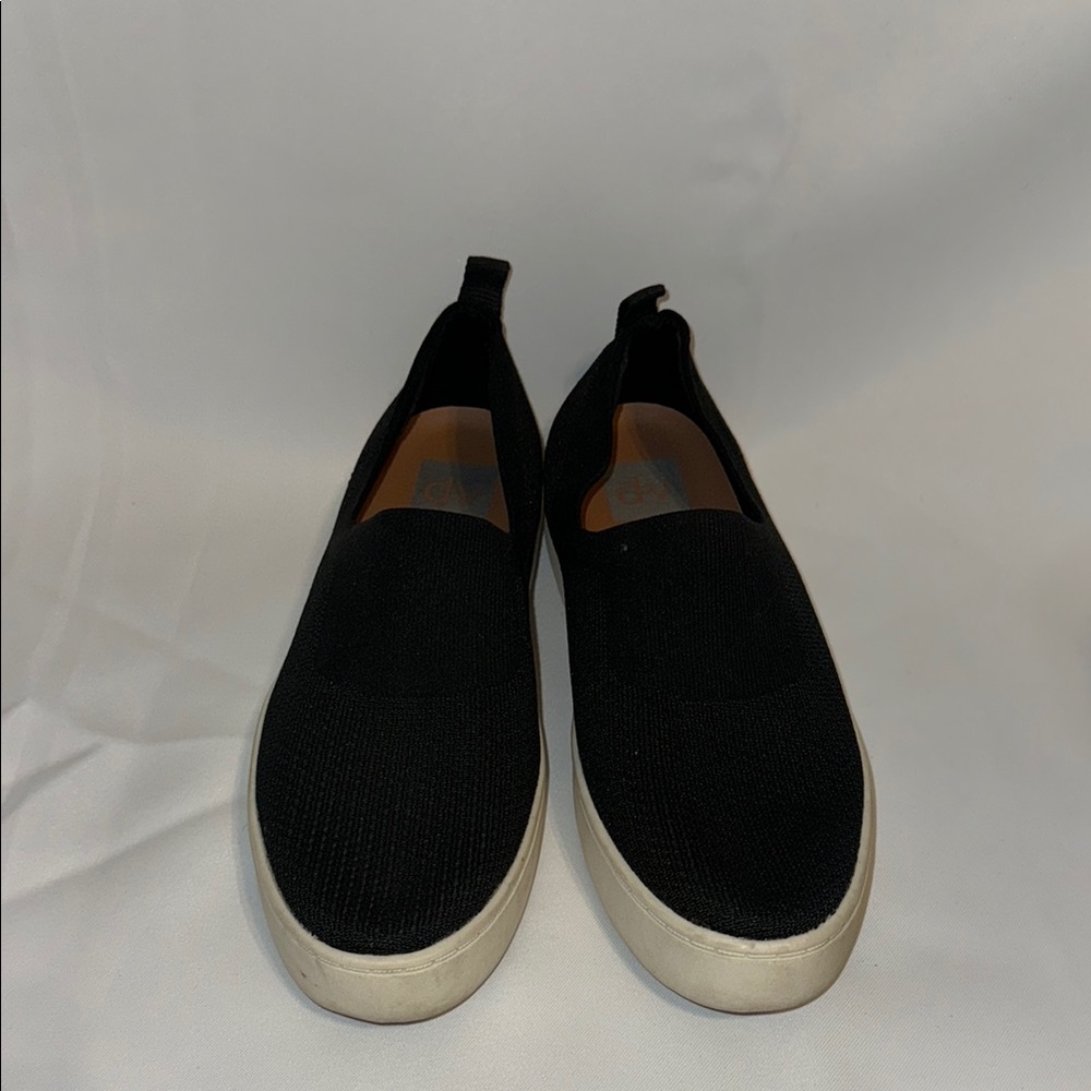DV by Dolce Vita Black Shyanne Platform Sneakers Women’s Size 8